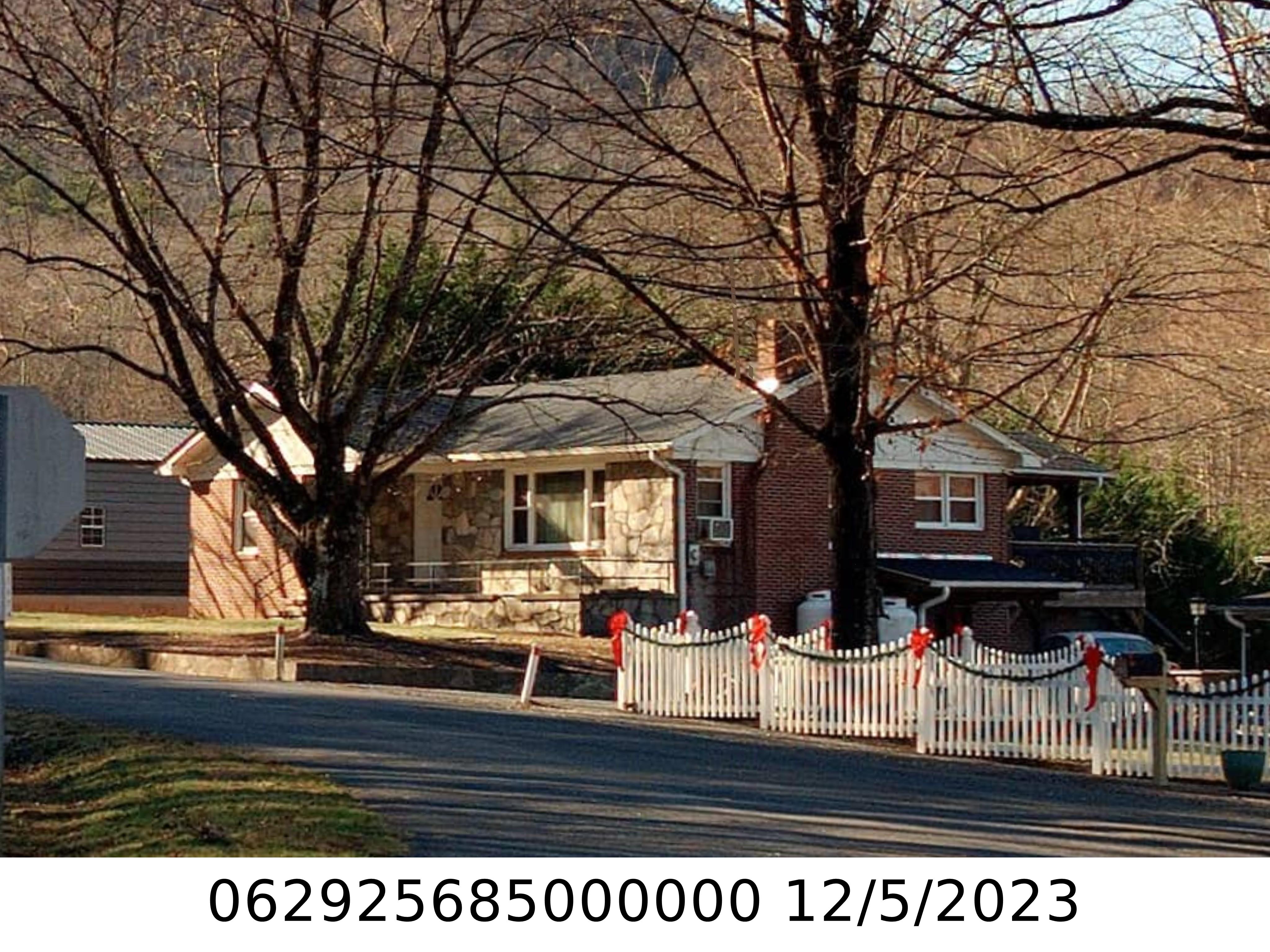 A picture of the property located at 105 WATERSHED RD, BLACK MOUNTAIN NC 28711.