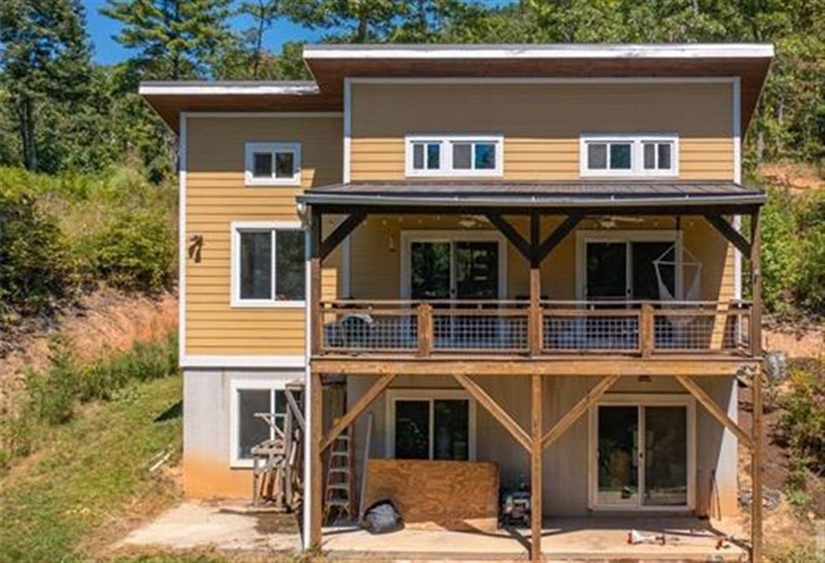 A picture of the property located at 126 BARTRAM WAY, BLACK MOUNTAIN NC 28711.