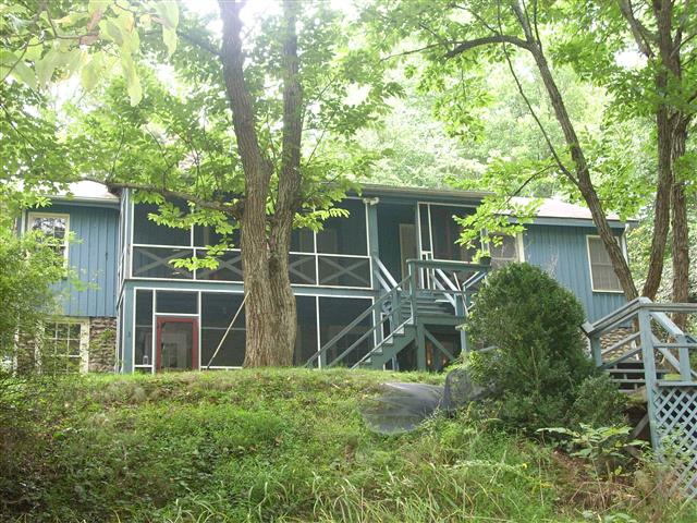 A picture of the property located at 30 CRAVEN HILL CIR, BLACK MOUNTAIN NC 28711.