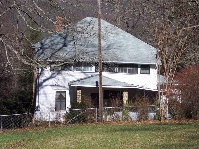 A picture of the property located at 104 YATES AVE, BLACK MOUNTAIN NC 28711.