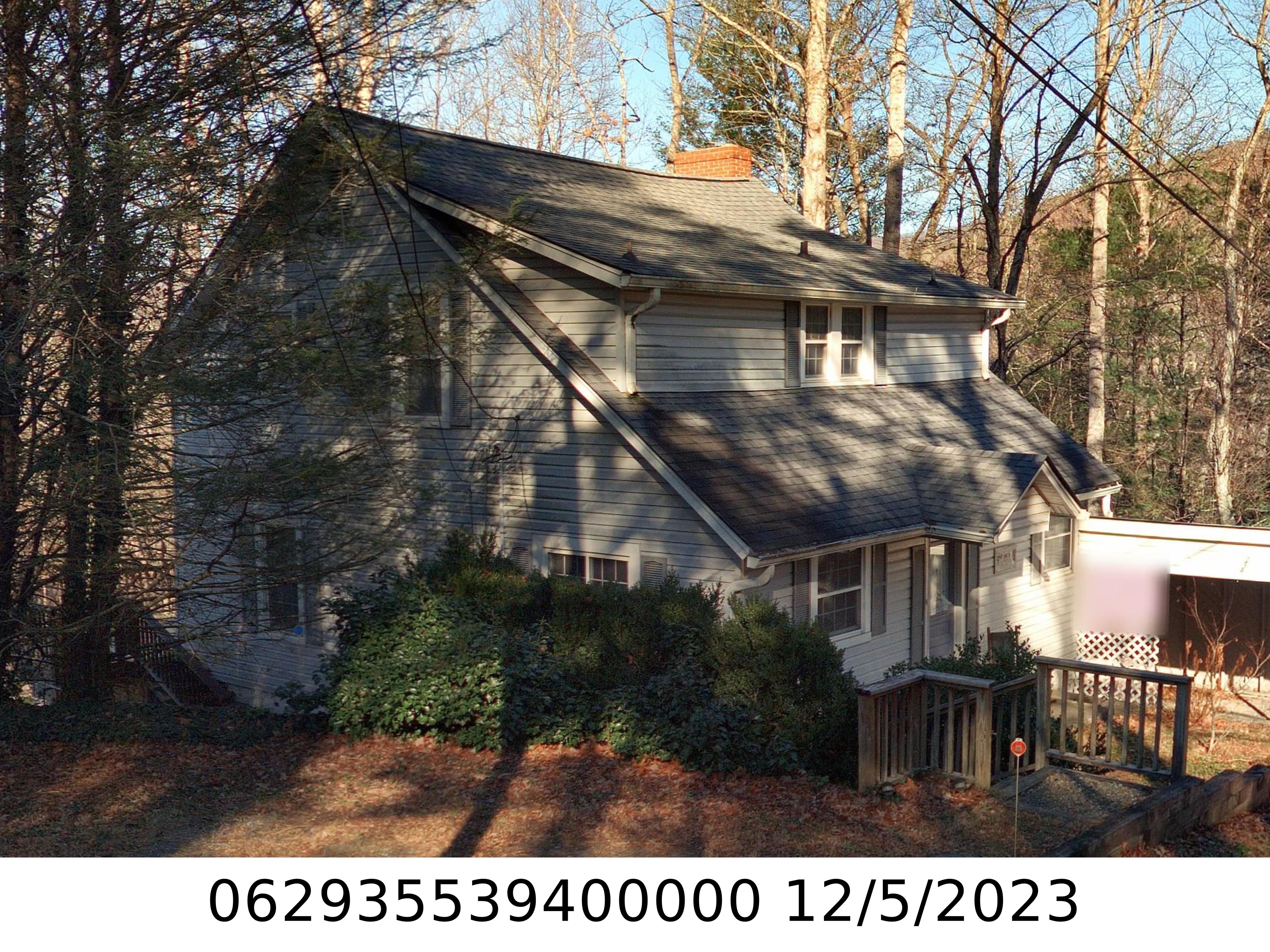 A picture of the property located at 54 CRAVEN HILL CIR, BLACK MOUNTAIN NC 28711.