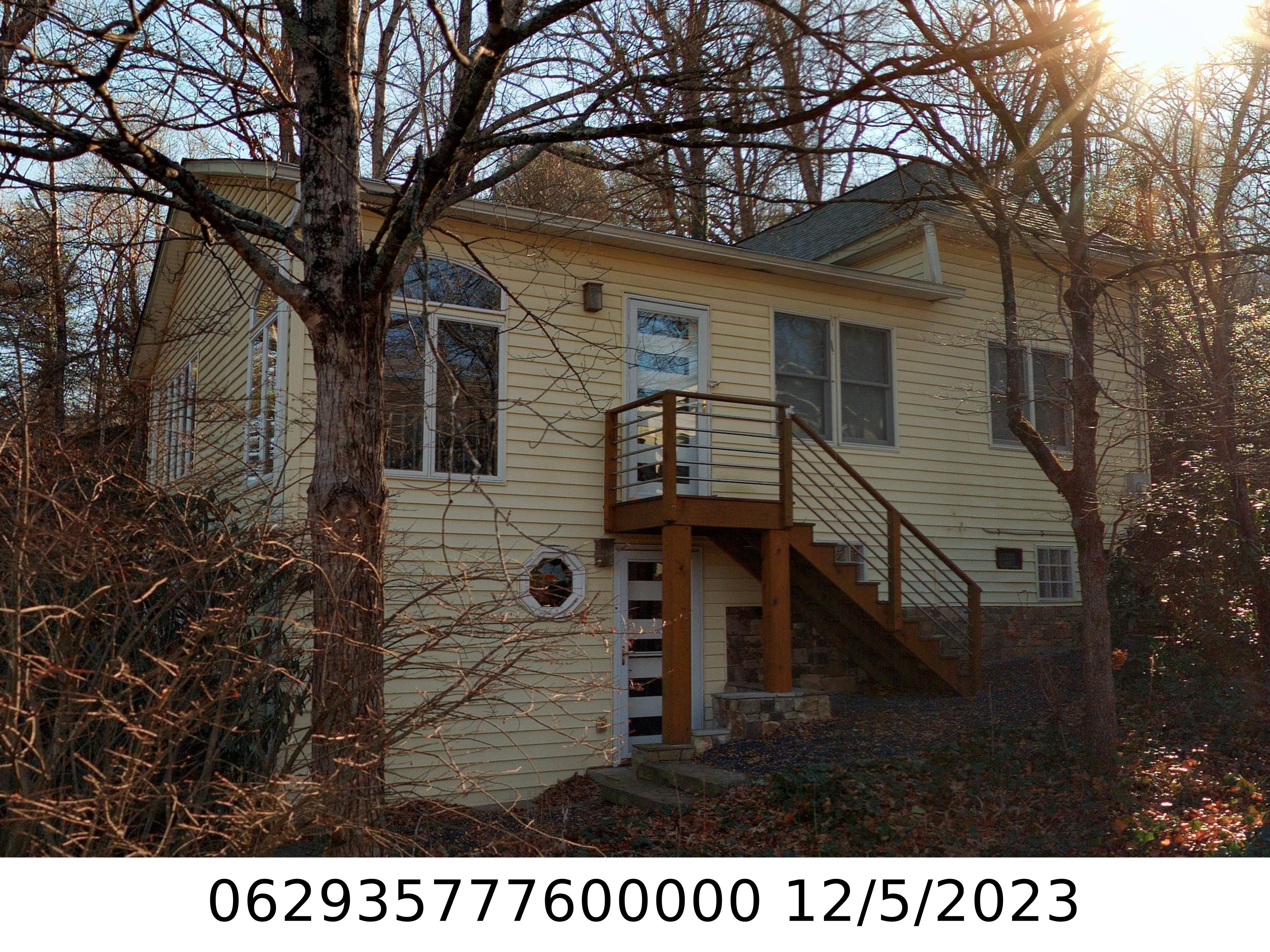 A picture of the property located at 85 CRAVEN HILL CIR, BLACK MOUNTAIN NC 28711.