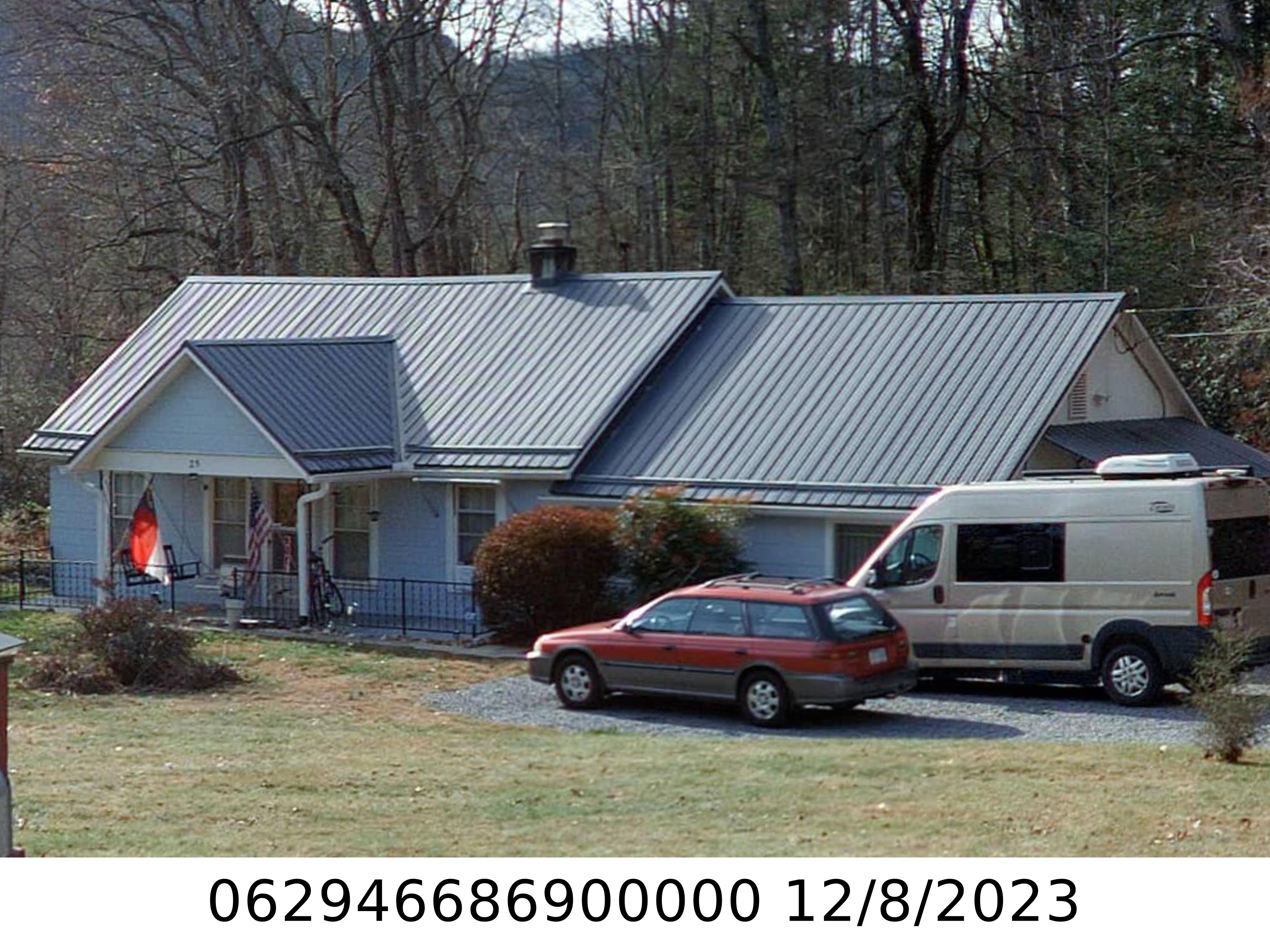 A picture of the property located at 25 MOORE CIR, BLACK MOUNTAIN NC 28711.