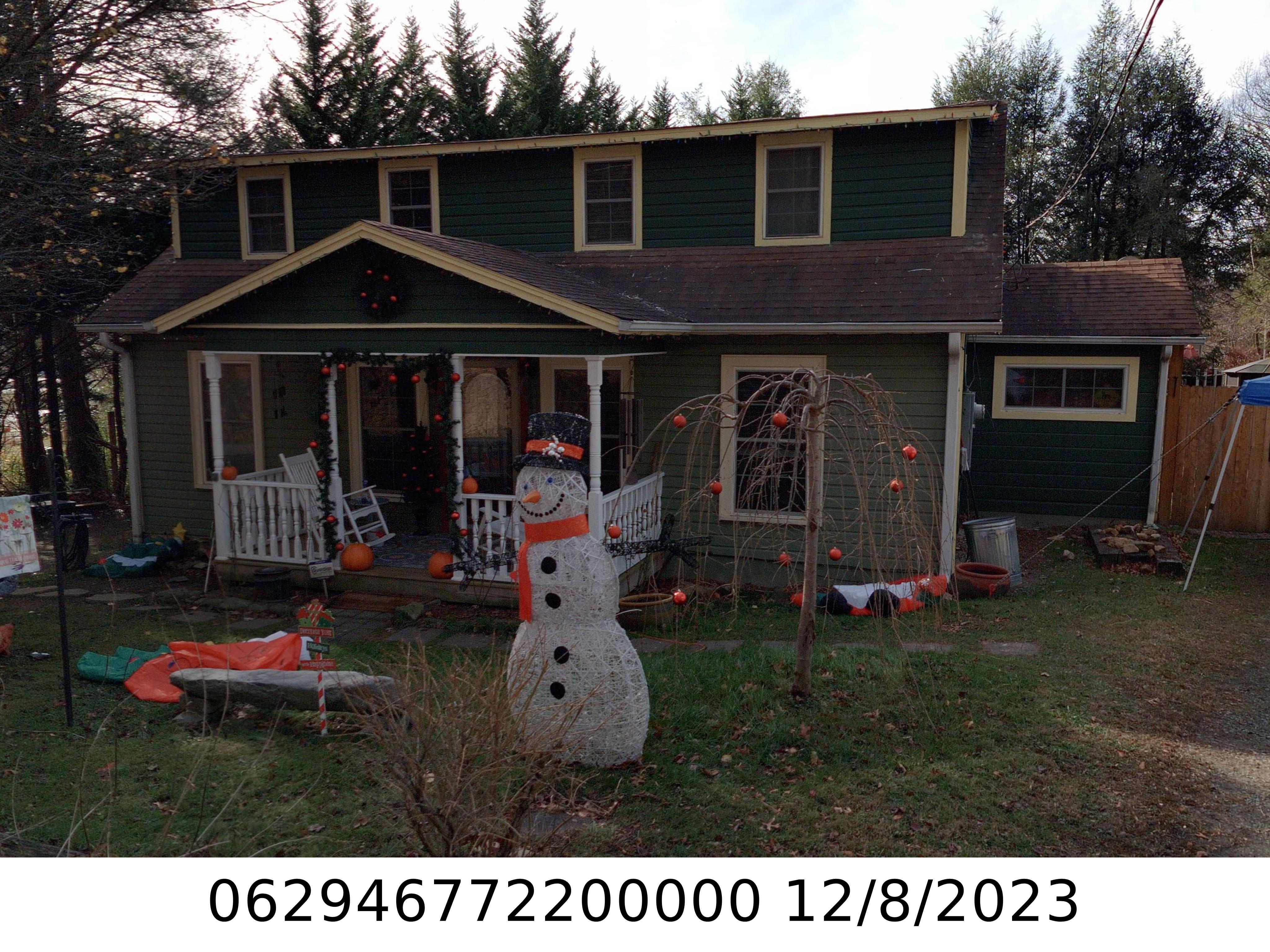 A picture of the property located at 11 MOORE CIR, BLACK MOUNTAIN NC 28711.