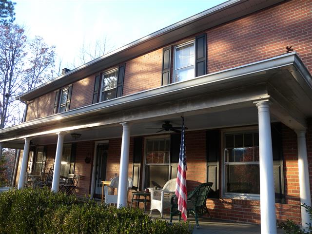 A picture of the property located at 5 MOORE CIR, BLACK MOUNTAIN NC 28711.