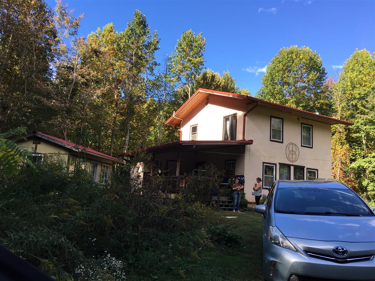 A picture of the property located at 41 MOUNTAIN FARM LN, BLACK MOUNTAIN NC 28711.