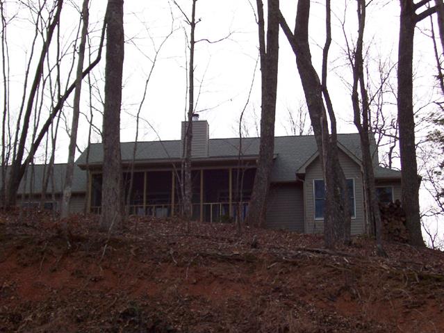 A picture of the property located at 37 WOOD ROBIN LN, BLACK MOUNTAIN NC 28711.