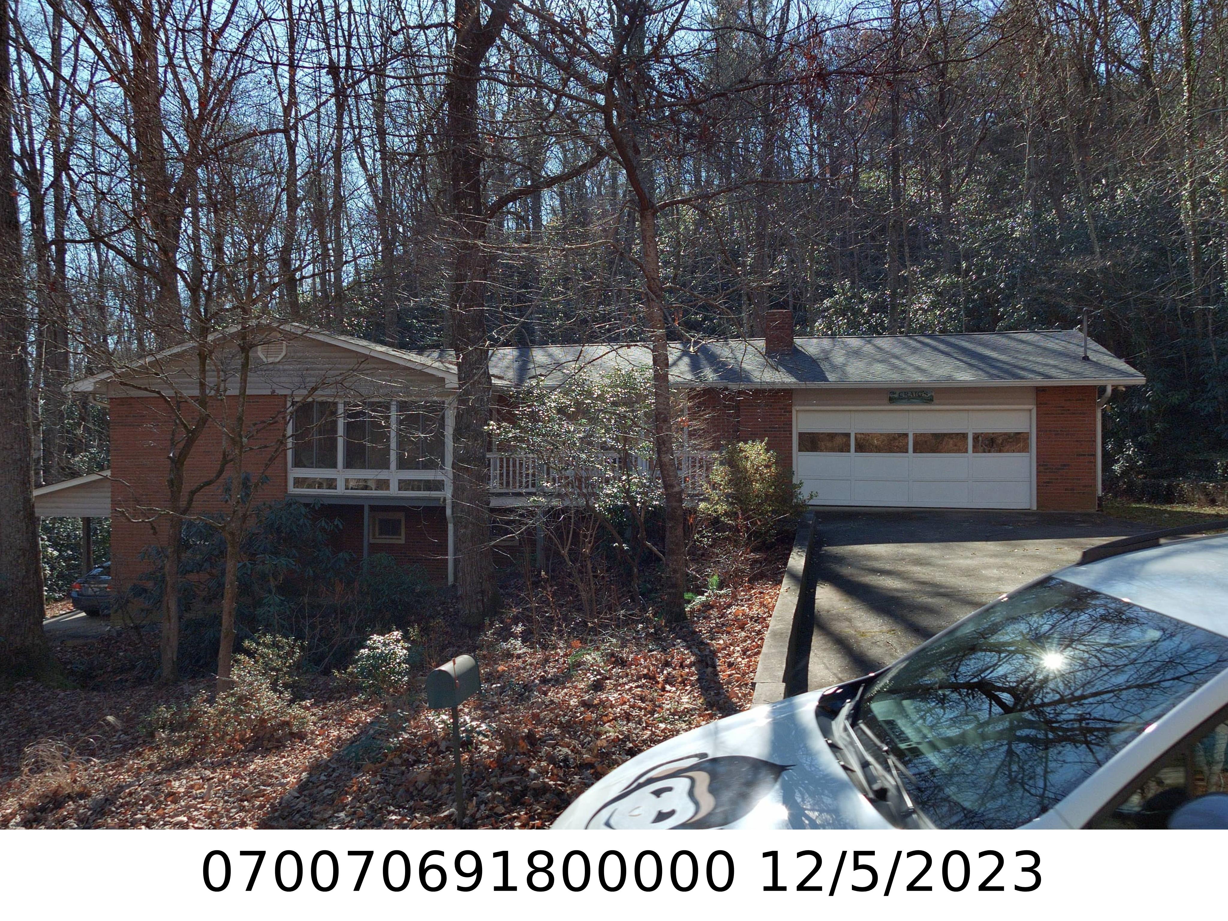 A picture of the property located at 211 CHAPEL RD, BLACK MOUNTAIN NC 28711.
