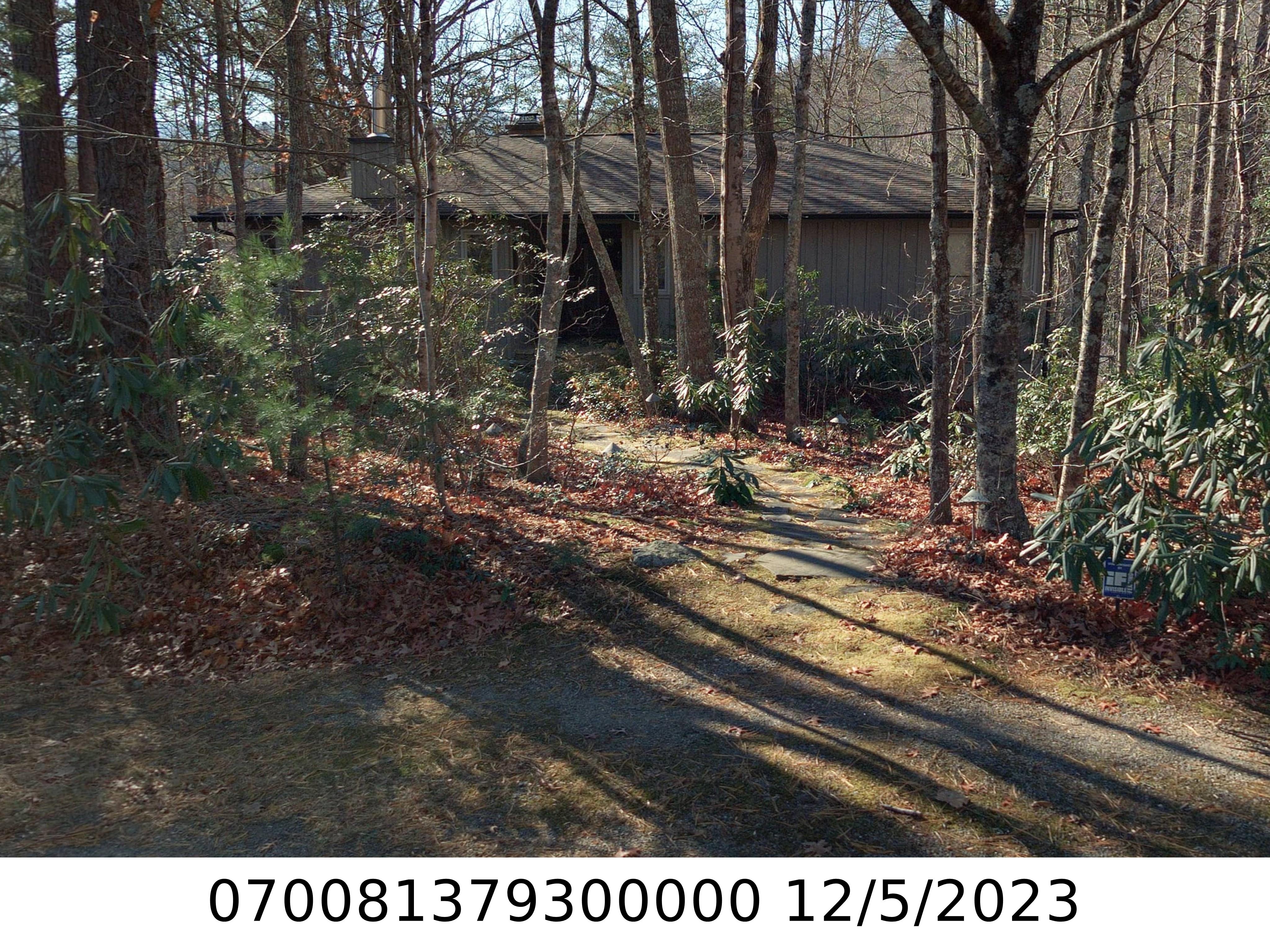 A picture of the property located at 101 RICHARD LN, BLACK MOUNTAIN NC 28711.