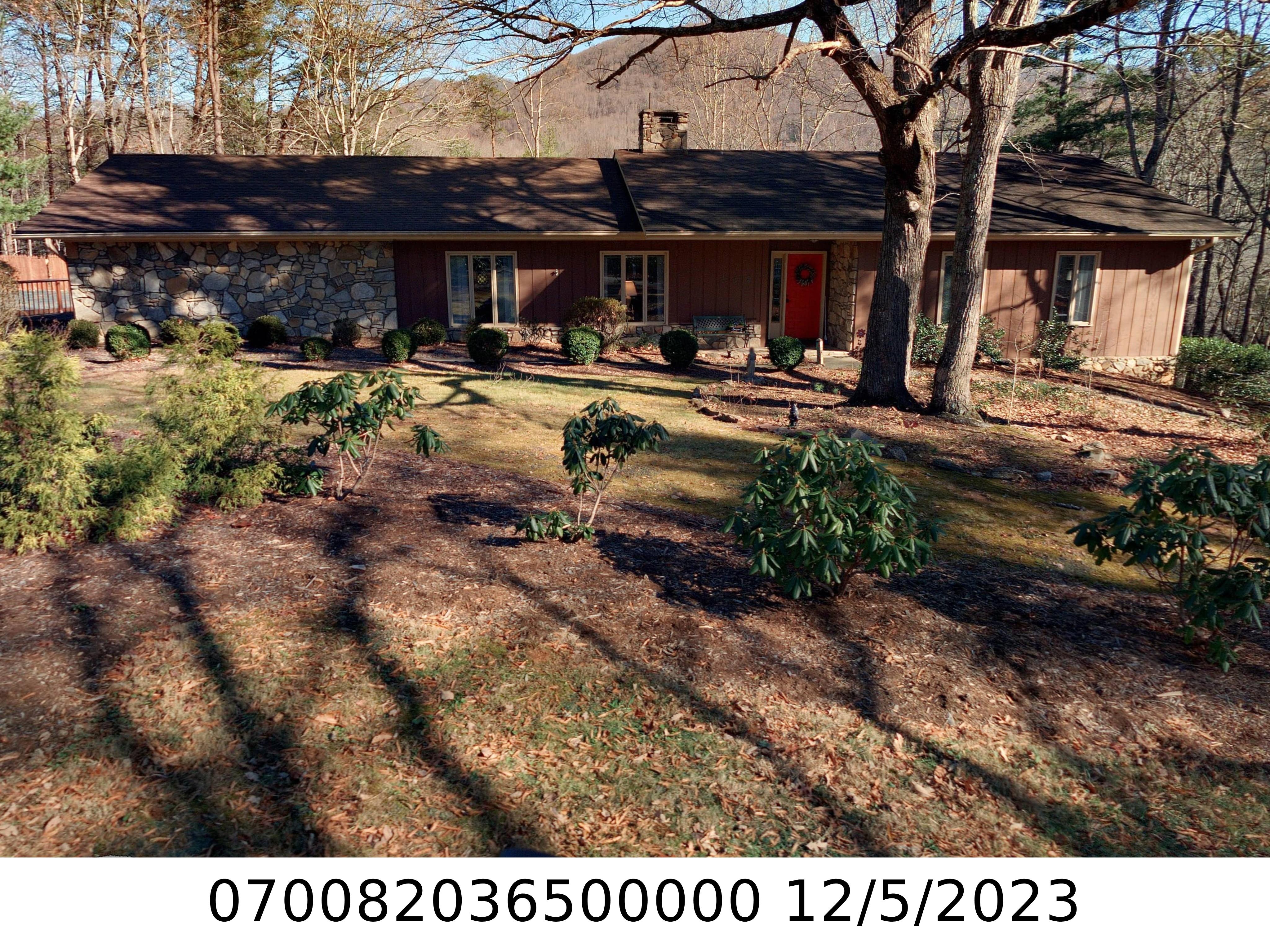 A picture of the property located at 112 RICHARD LN, BLACK MOUNTAIN NC 28711.