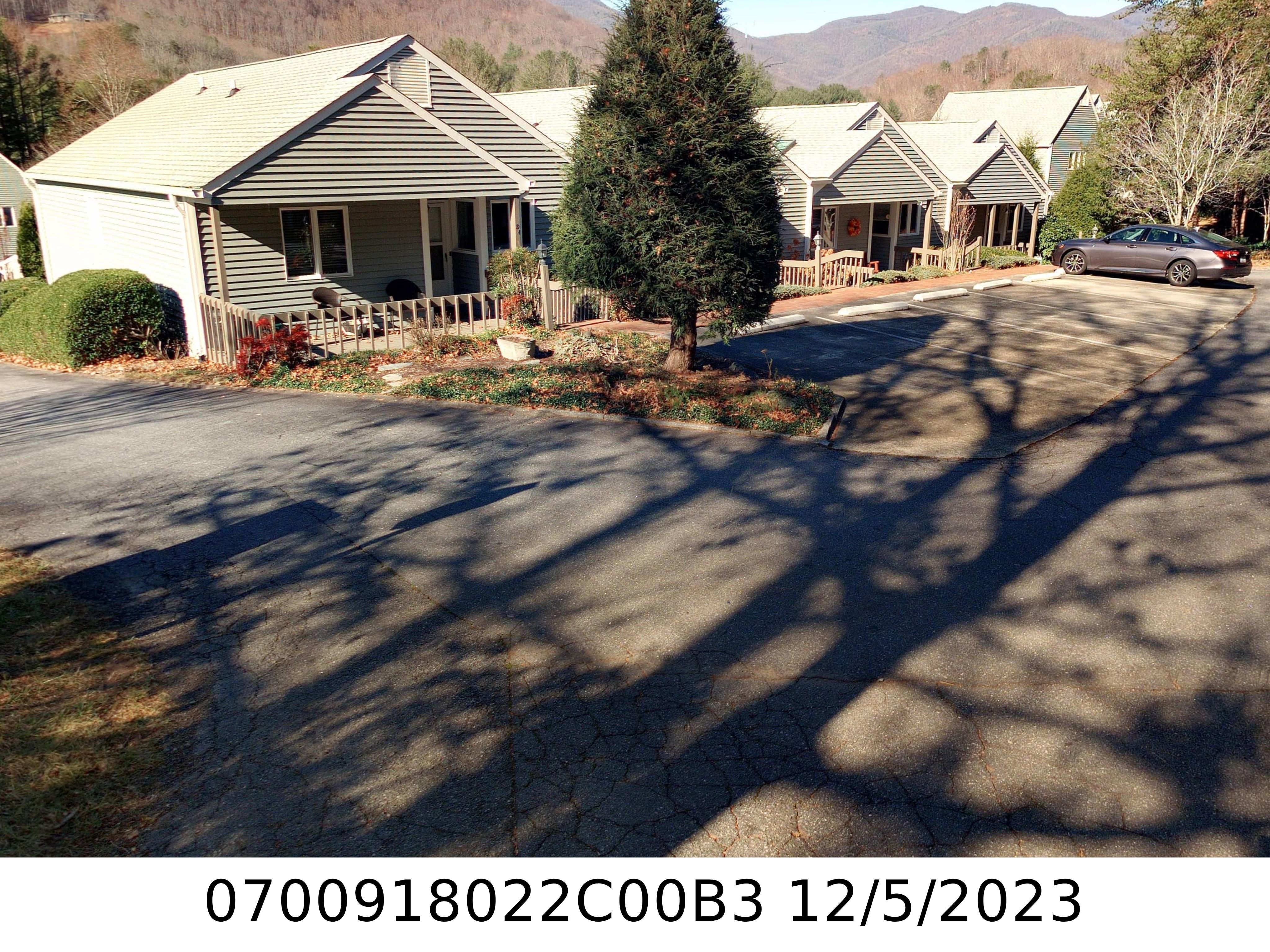 A picture of the property located at 3 LYNX DR # B, BLACK MOUNTAIN NC 28711.
