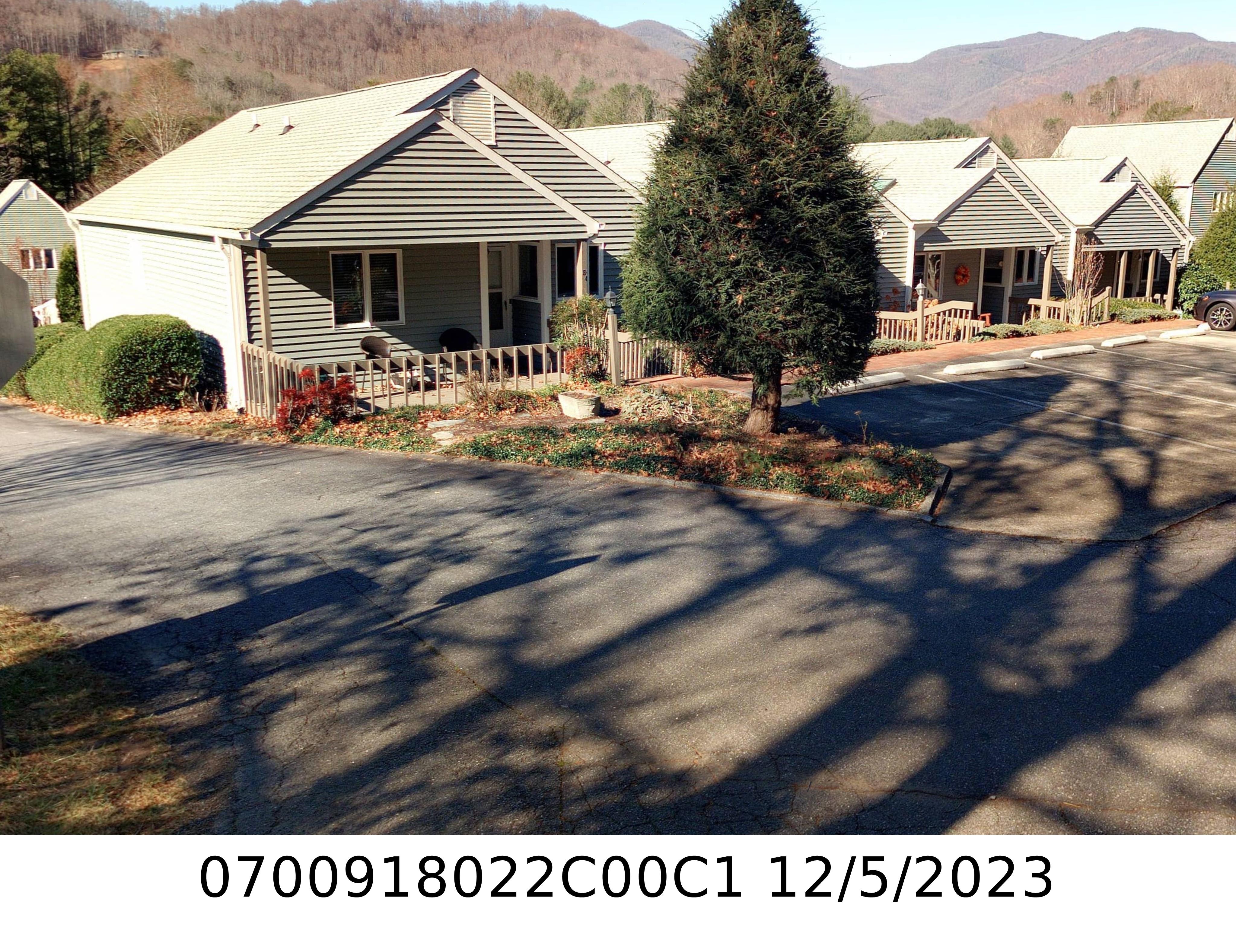 A picture of the property located at 1 LYNX DR # C, BLACK MOUNTAIN NC 28711.