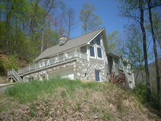 A picture of the property located at 10 WOOD HAVEN LN, BLACK MOUNTAIN NC 28711.