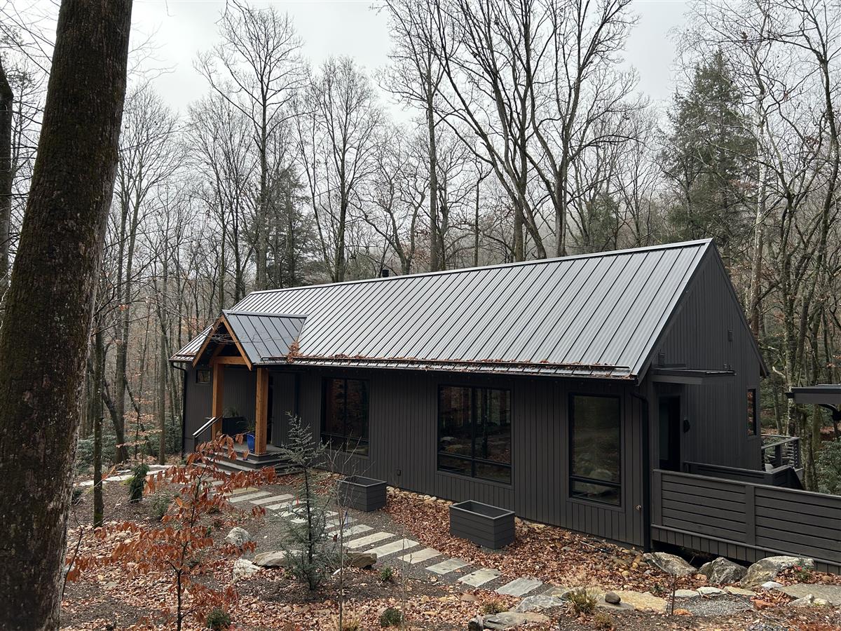 A picture of the property located at 80 HEMLOCK CIR, BLACK MOUNTAIN NC 28711.