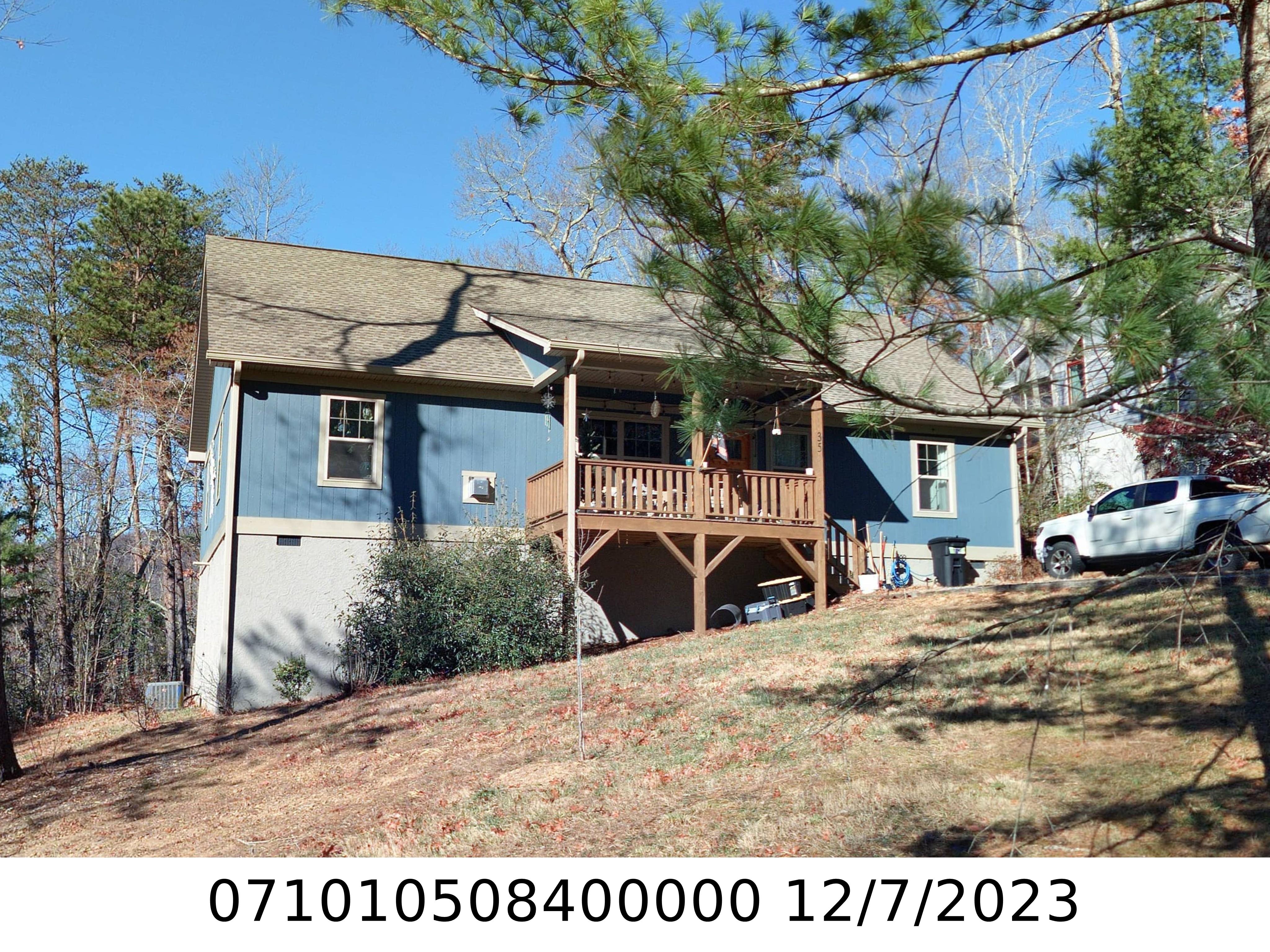 A picture of the property located at 35 CHINQUAPIN HL, BLACK MOUNTAIN NC 28711.