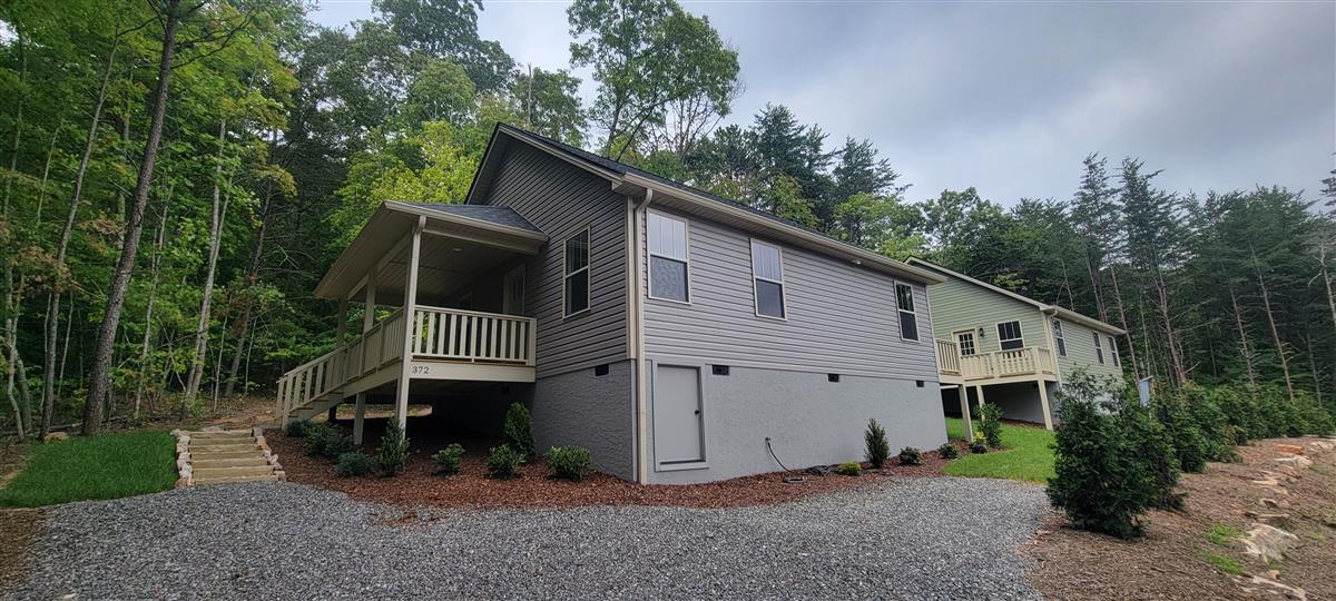 A picture of the property located at 372 GENESIS CIR, BLACK MOUNTAIN NC 28711.