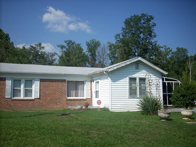 A picture of the property located at 115 EAST ST, BLACK MOUNTAIN NC 28711.
