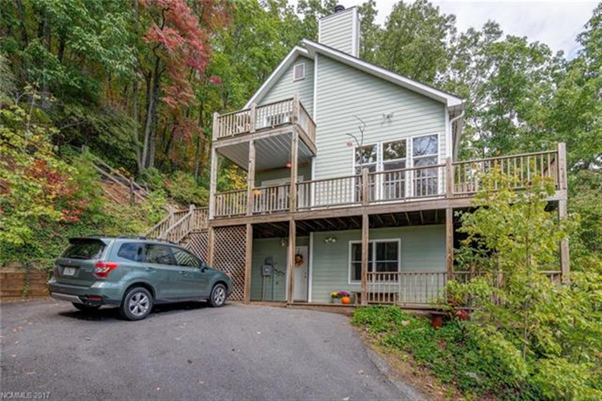 A picture of the property located at 108 MISSISSIPPI ROAD EXT, BLACK MOUNTAIN NC 28711.