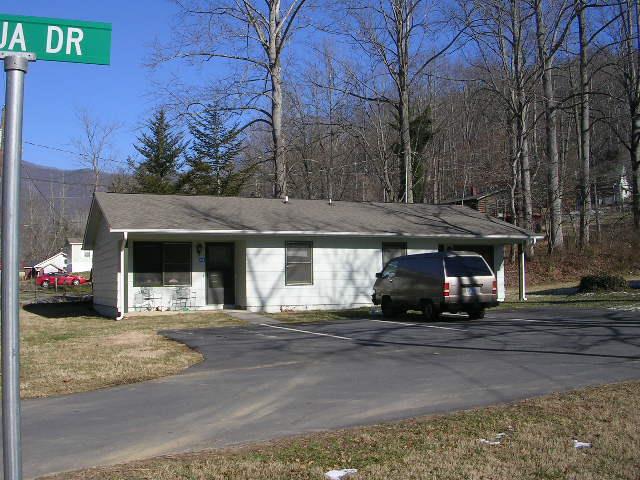 A picture of the property located at 4 AQUA DR BLACK MOUNTAIN NC.