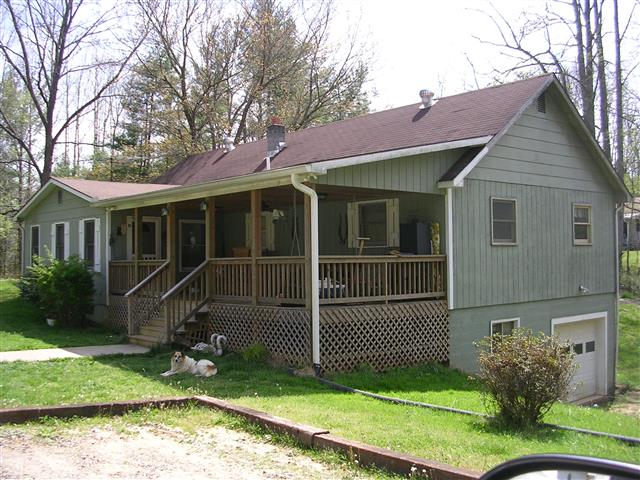 A picture of the property located at 11 RAINBOW END BLACK MOUNTAIN NC.