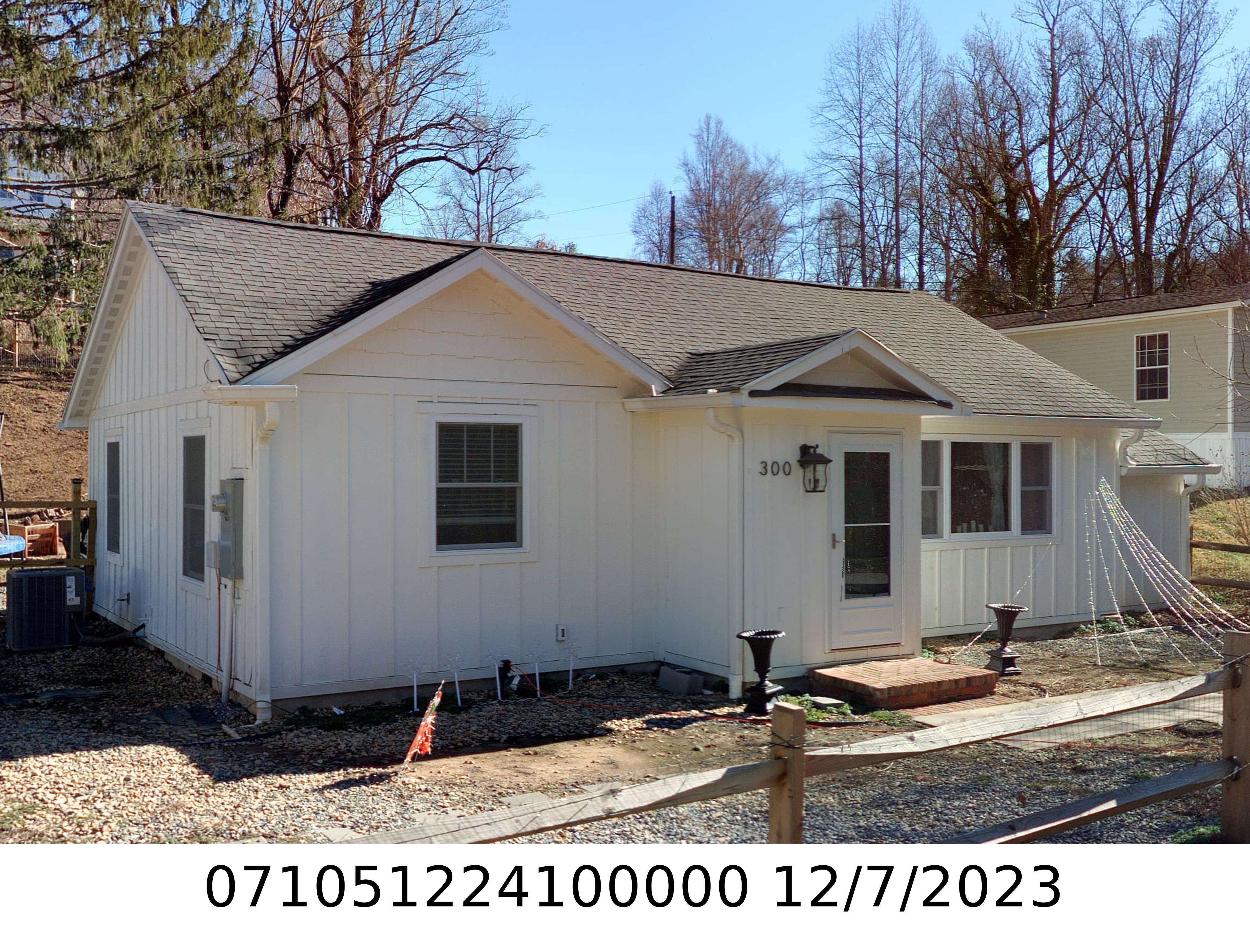 A picture of the property located at 300 FLAT CREEK RD, BLACK MOUNTAIN NC 28711.