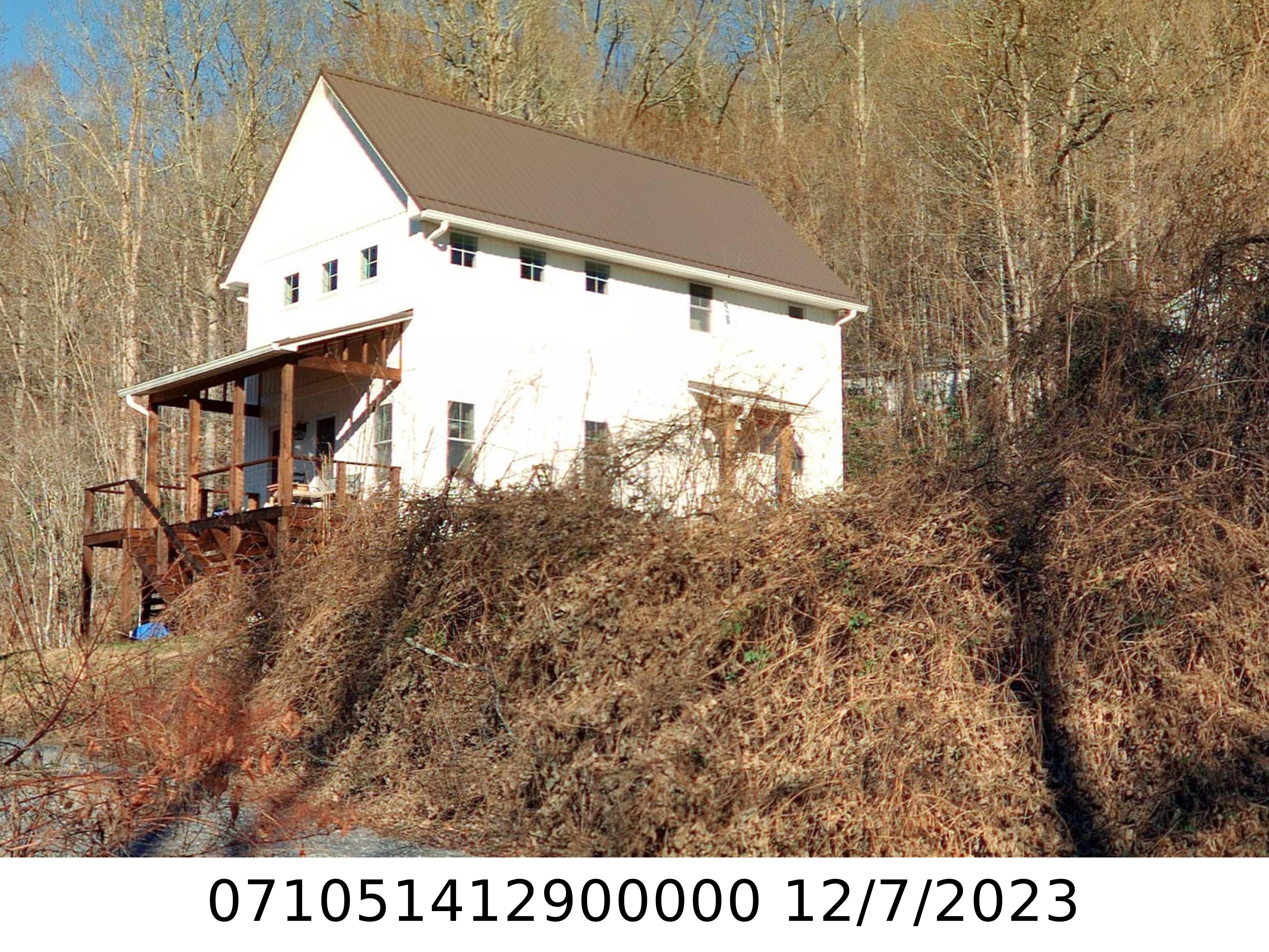 A picture of the property located at 718 PADGETTOWN RD, BLACK MOUNTAIN NC 28711.