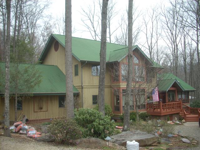 A picture of the property located at 118 MECKLENBURG CIR, BLACK MOUNTAIN NC 28711.