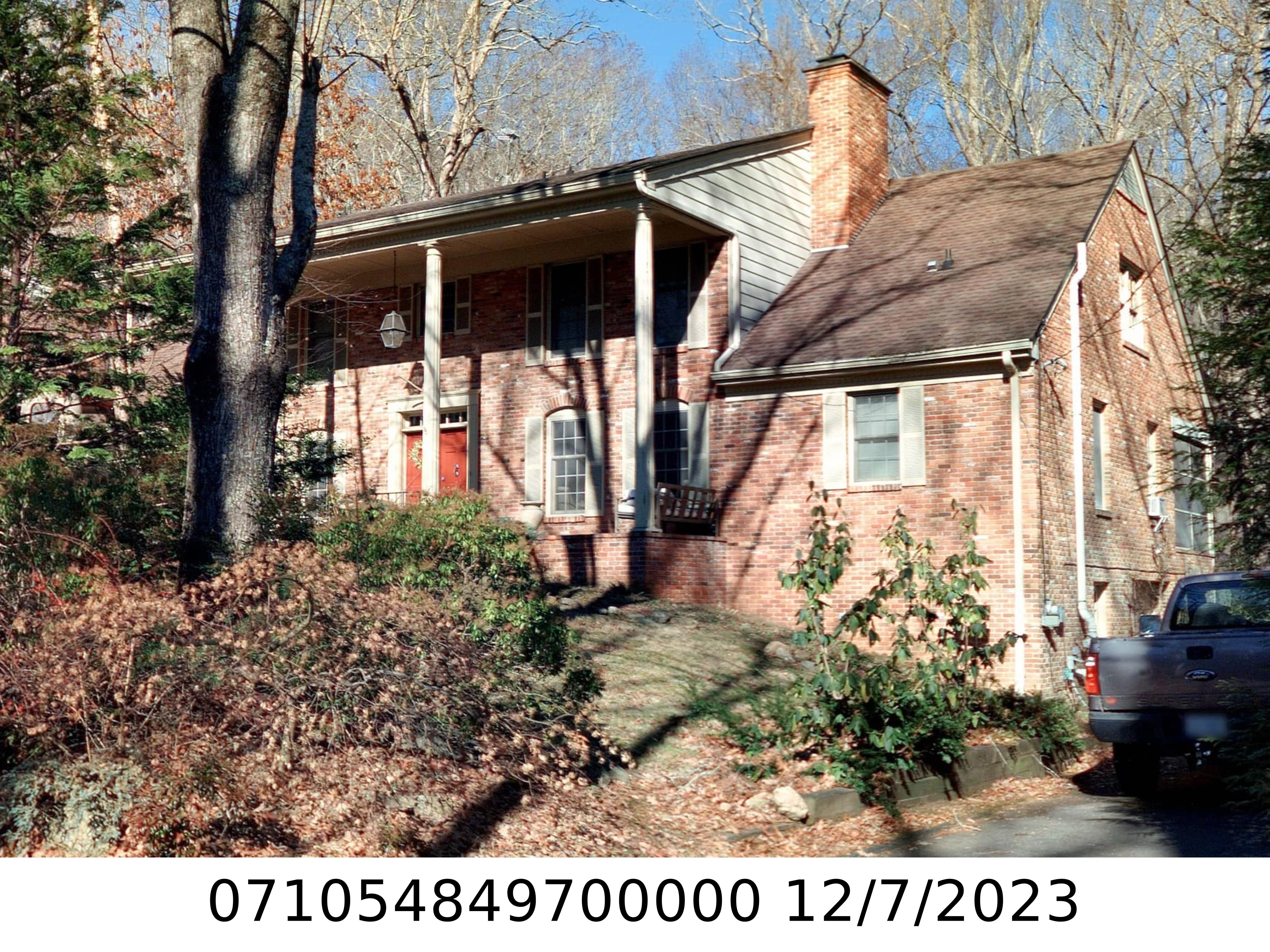 A picture of the property located at 125 KANAWHA DR, BLACK MOUNTAIN NC 28711.