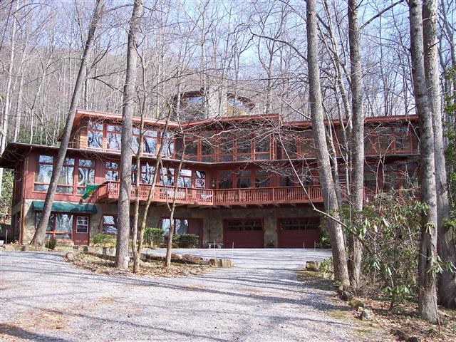 A picture of the property located at 123 MISSISSIPPI RD, BLACK MOUNTAIN NC 28711.