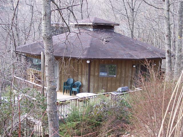 A picture of the property located at 106 JOHN KNOX RD, BLACK MOUNTAIN NC 28711.
