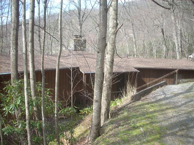 A picture of the property located at 104 JOHN KNOX RD, BLACK MOUNTAIN NC 28711.