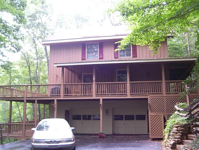 A picture of the property located at 110 JOHN KNOX RD, BLACK MOUNTAIN NC 28711.