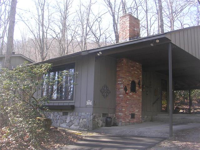 A picture of the property located at 165 OAK LN, BLACK MOUNTAIN NC 28711.