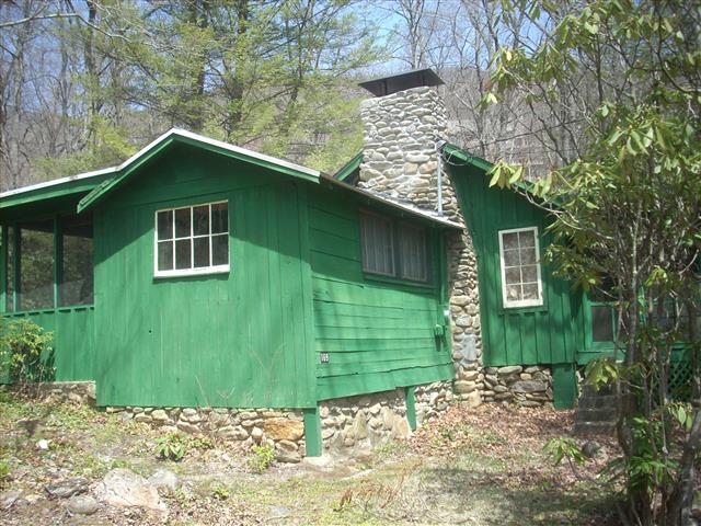A picture of the property located at 169 OAK LN, BLACK MOUNTAIN NC 28711.