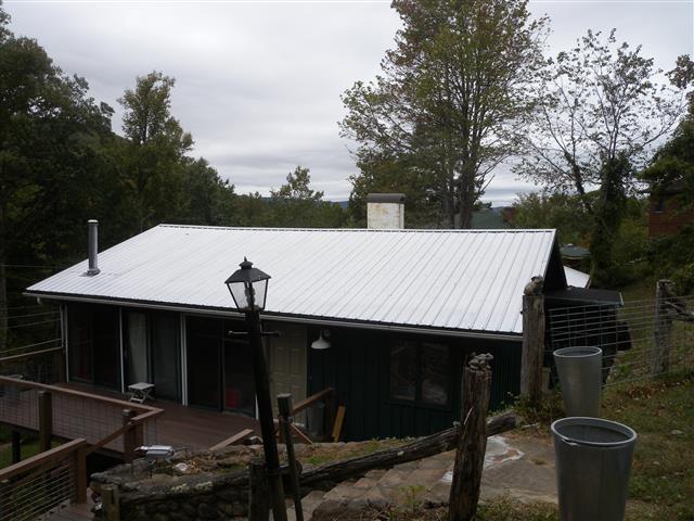 A picture of the property located at 372 NISBETT LN, BLACK MOUNTAIN NC 28711.