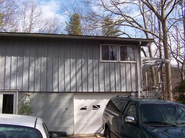 A picture of the property located at 16 HILLCREST LN, BLACK MOUNTAIN NC 28711.