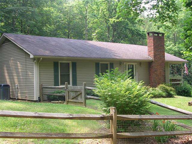 A picture of the property located at 314 MELANIE LN, BLACK MOUNTAIN NC 28711.