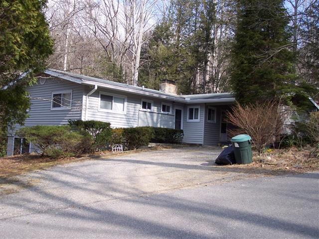 A picture of the property located at 315 MELANIE LN, BLACK MOUNTAIN NC 28711.