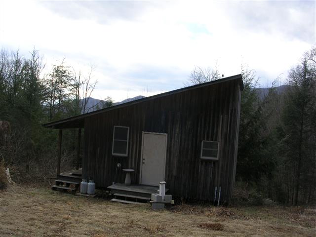 A picture of the property located at 96 OLD COVE RD, BLACK MOUNTAIN NC 28711.