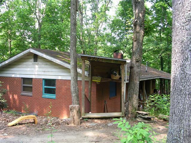 A picture of the property located at 355 MELANIE LN, BLACK MOUNTAIN NC 28711.