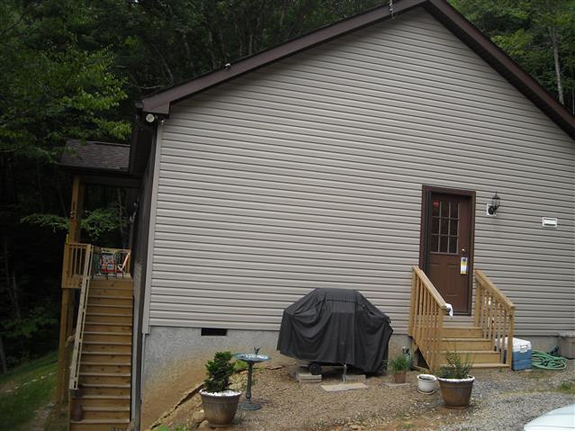 A picture of the property located at 28 BACK STAGE PASS, LEICESTER NC 28748.