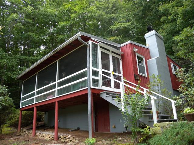 A picture of the property located at 30 FIREFLY SPRINGS LN, CANDLER NC 28715.