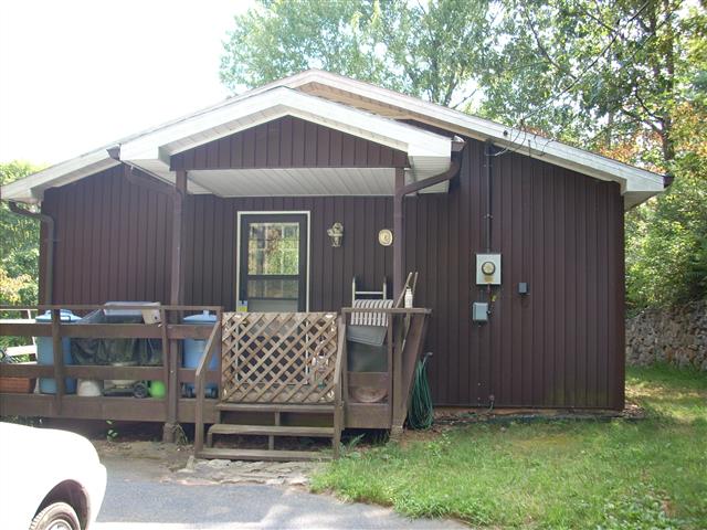 A picture of the property located at 31 SAMUEL LN, CANDLER NC 28715.