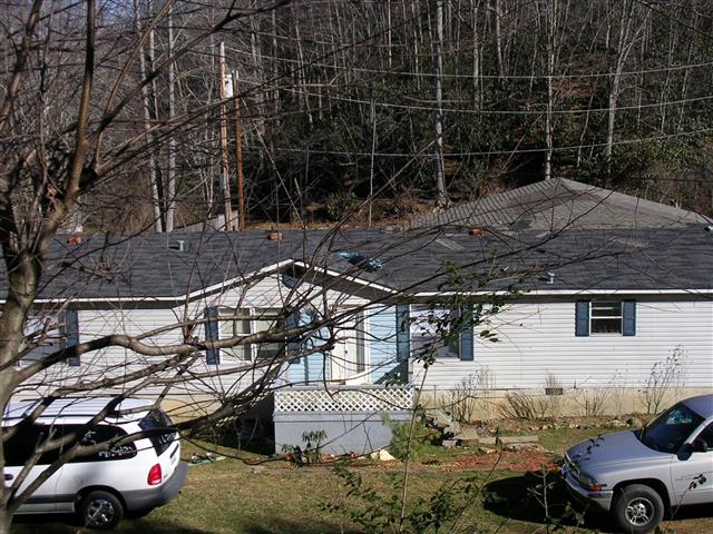 A picture of the property located at 1 LAZY ROCK LN, CANDLER NC 28715.