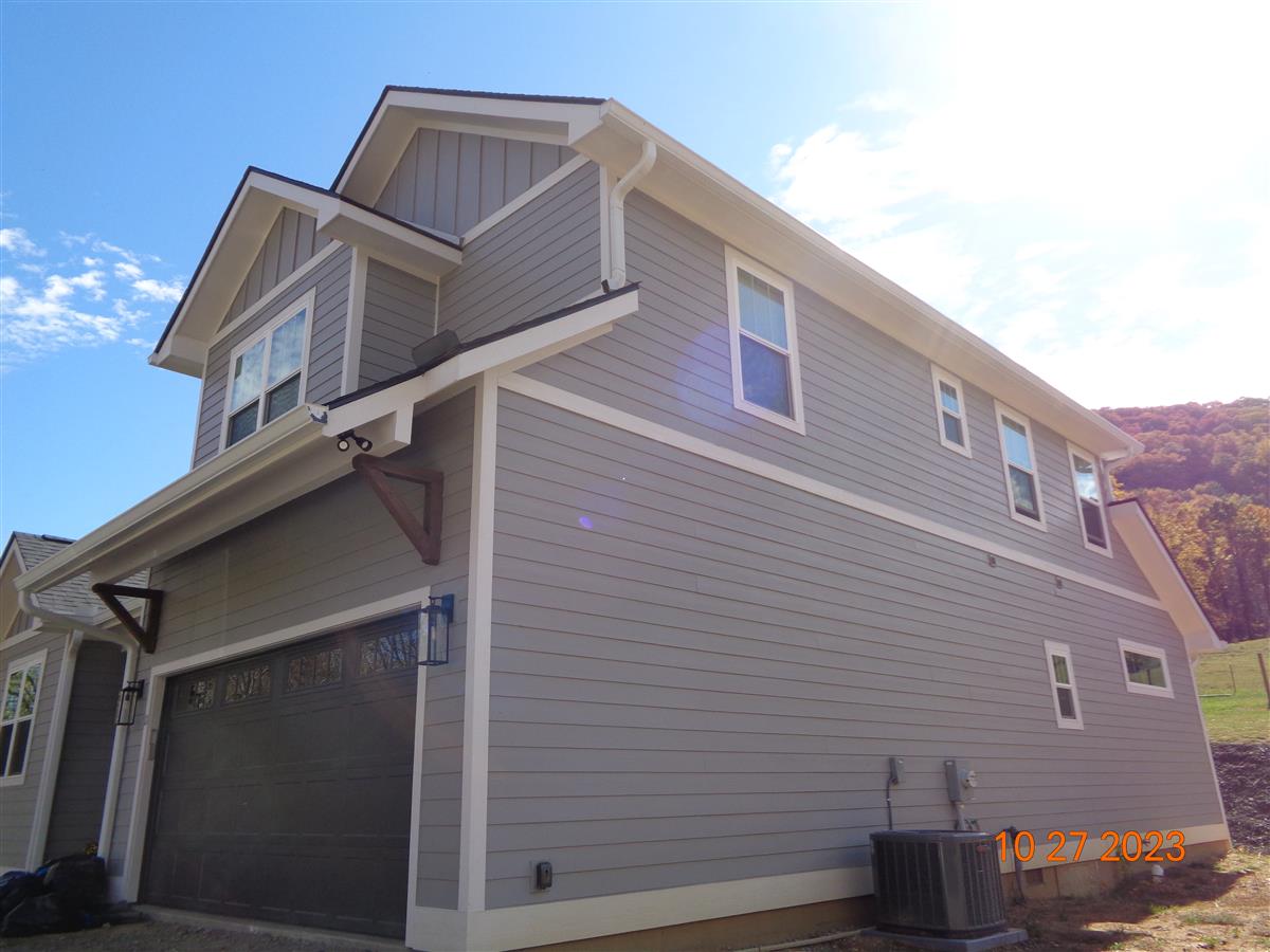 A picture of the property located at 11 LADYBIRD LN, CANDLER NC 28715.