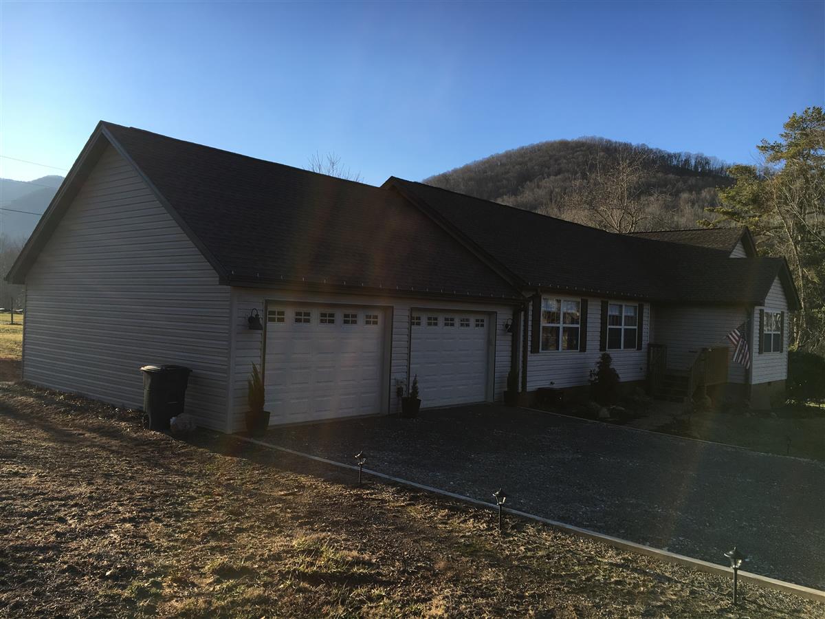 A picture of the property located at 1 LAVENDER LN, CANDLER NC 28715.
