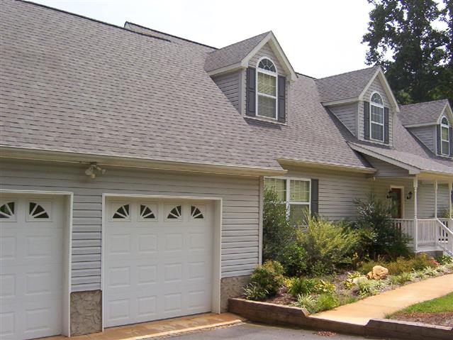 A picture of the property located at 11 KYLIE GRACE LN, CANDLER NC 28715.