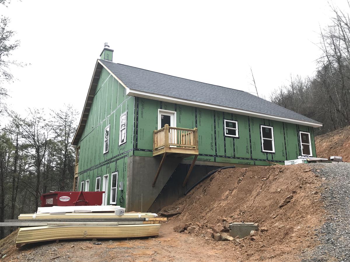 A picture of the property located at 25 CLAMPETT RDG, CANDLER NC 28715.