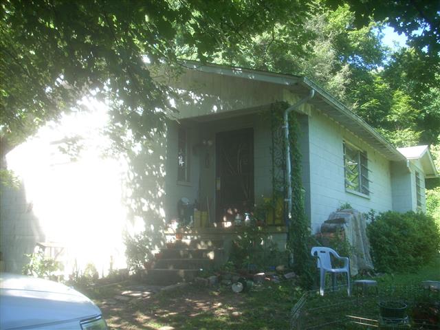A picture of the property located at 107 WELCH RD # A, CANDLER NC 28715.