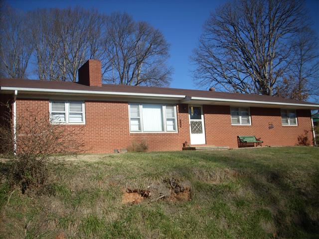 A picture of the property located at 206 WIGGINS RD, CANDLER NC 28715.